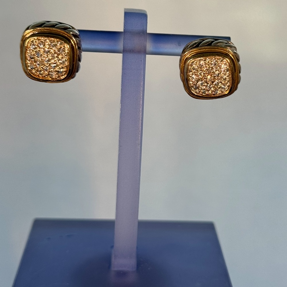 Stunning , 14kt and  SS diamond pavé ear clips. Gently adorned.
